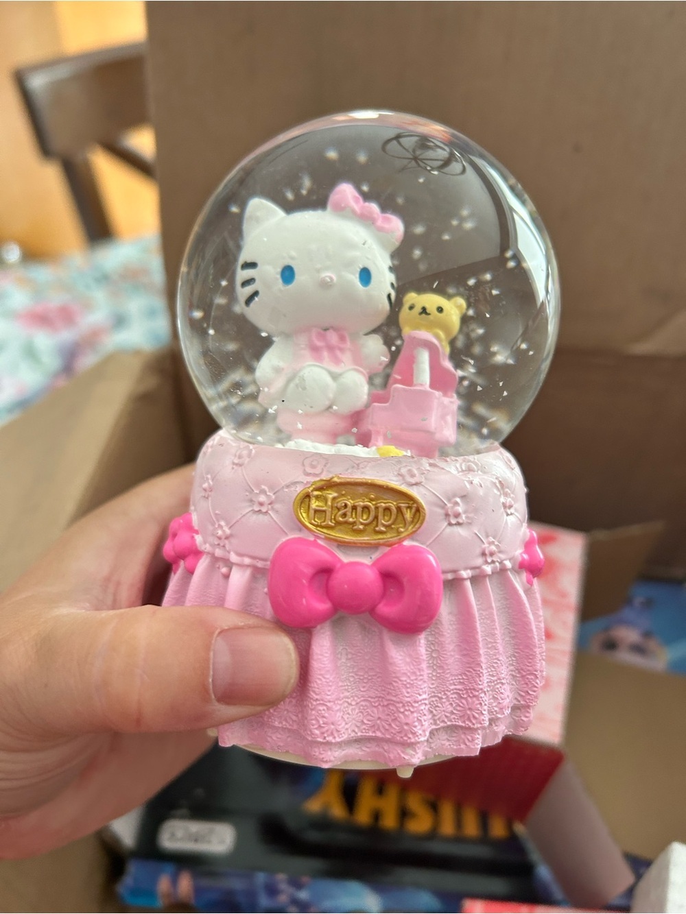 4/$100 HELLO KITTY snowglobe Pink Heart Gift Box NWT